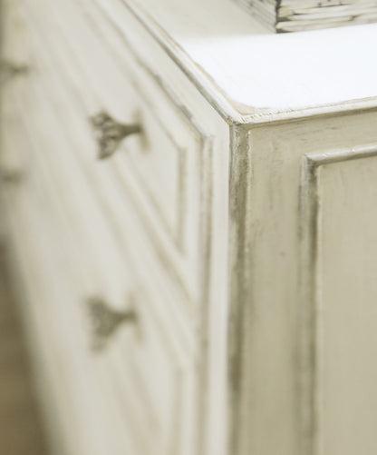 ANASTASIE DRESSER