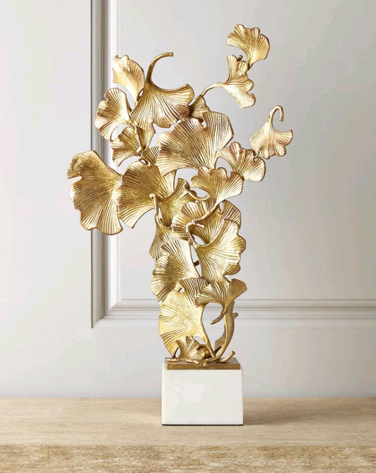 FLOATING GINKGO LEAVES