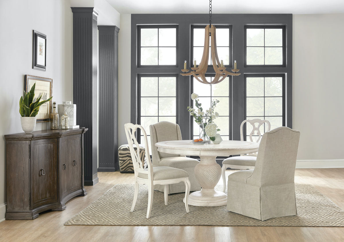 TRADITIONS ROUND DINING TABLE